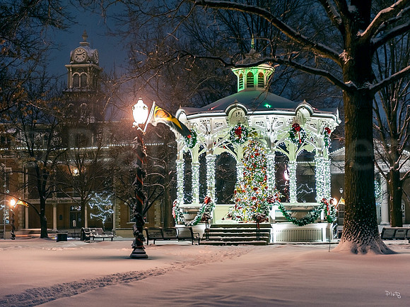 "Christmas in Medina"-18x24/14x18/11x14/8x10